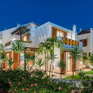 Villas Parque Santiago Iii By Upper Luxury Housing , Playa de las Américas Spanje